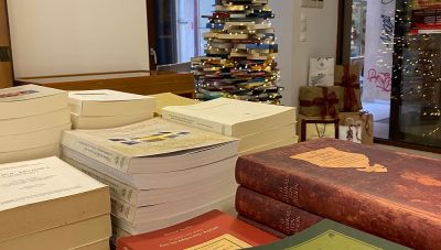 Χριστουγεννιάτικο παζάρι βιβλίου στο βιβλιοπωλείο της Βικελαίας Δημοτικής Βιβλιοθήκης