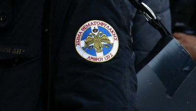 «Θεματοφύλακες του Συντάγματος»: Κρατούσαν στο σπίτι 16 μαθητές σε Βόλο και Σκόπελο