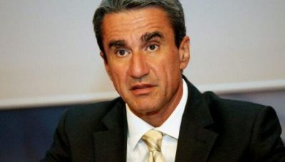 Μέχρι αύριο θα ανακοινώσει ποιον στηρίζει ο Λοβέρδος