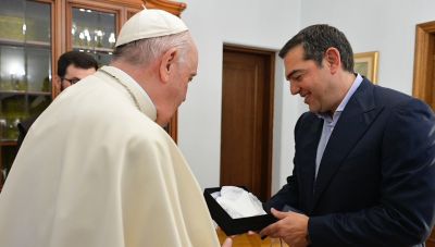 Ευχαριστίες Τσίπρα στον Πάπα Φραγκίσκο για τη 