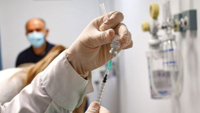 Οικονόμου για υποχρεωτικό εμβολιασμό στους άνω των 50: Δεν έχει αξιολογηθεί ακόμα