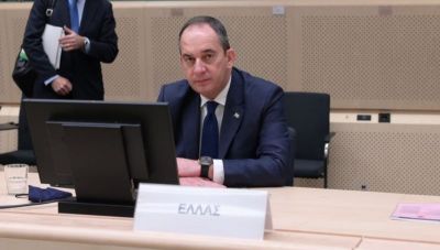 H EE προωθεί την χρήση καθαρότερων καυσίμων από τα πλοία- Η παρέμβαση Πλακιωτάκη