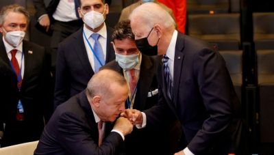 Σάλος για τον Ερντογάν που «κατάπιε» τη γενοκτονία των Αρμενίων μπροστά στον Μπάιντεν