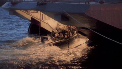 Εντυπωσιακή άσκηση των Ενόπλων Δυνάμεων στο Σαρωνικό (φωτογραφίες και βίντεο)