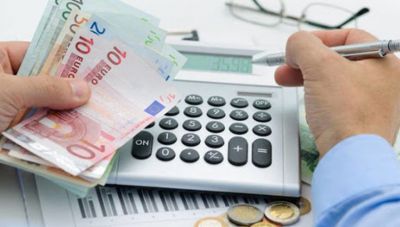 Πόσο μειώνονται οι ασφαλιστικές εισφορές το 2021 (πίνακες)