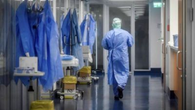 Κορωνοϊός: 1496 κρούσματα- 17 θάνατοι, 284 διασωληνωμένοι