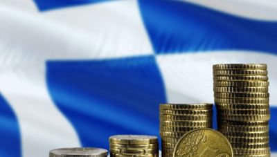 Κομισιόν – Fitch: Οι 4 παράγοντες που στηρίζουν τη βιωσιμότητά του ελληνικού χρέους