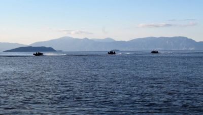 Εντυπωσιακές εικόνες από άσκηση των Ενόπλων Δυνάμεων στο Σαρωνικό