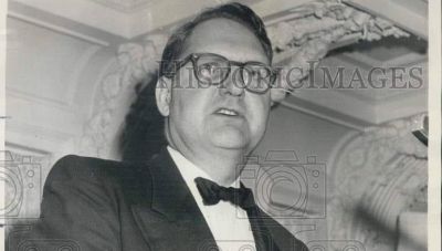 Ο Robert Roosa