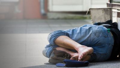 Ηράκλειο: Άστεγος άφησε την τελευταία του πνοή μετά από «μάχη» στο νοσοκομείο