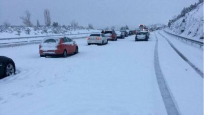 Βούλιαξε στο χιόνι η Ισπανία