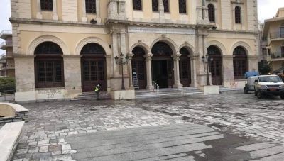 Άγιος Μηνάς: Ο Δήμος αποκατέστησε την κεντρική είσοδο του Ναού μετά τον βανδαλισμό που σόκαρε το Ηράκλειο (φωτογραφίες)