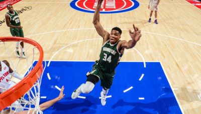 Τριπλός Αντετοκούνμπο οδήγησε τους Μπακς στη νίκη