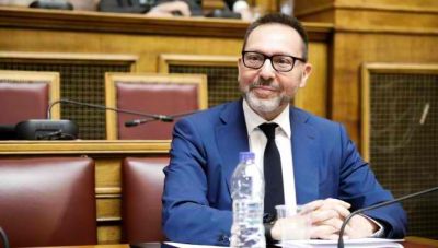 Στουρνάρας: Μεγάλο βάρος «Κόκκινων» δανείων στις ελληνικές τράπεζες