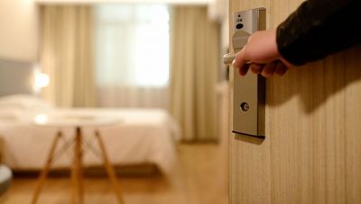 Ξενοδοχοϋπάλληλοι Ηρακλείου: Ξεκίνησαν οι αιτήσεις επαναπρόσληψης-Κάλεσμα από το Σωματείο 