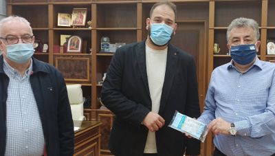 Προσφορά 80.000 μάσκες στην Περιφέρεια Κρήτης για τα  εμβολιαστικά κέντρα του νησιού