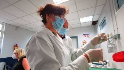 Μέχρι 17.500 εμβόλια ημερησίως από 20/1