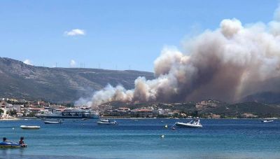 Πυρκαγιά στα Στύρα Ευβοίας: Ενισχύονται οι πυροσβεστικές δυνάμεις