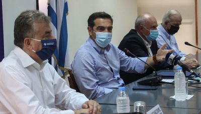 Τσίπρας από Ηράκλειο: «Εμβολιαστείτε» - Ανησυχία για τις μικρομεσαίες επιχειρήσεις