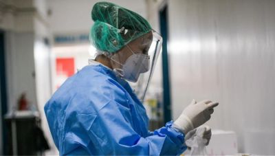 Κορωνοϊός: 3565 κρούσματα- 9 θάνατοι, 121 διασωληνωμένοι
