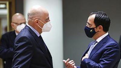 Κυπριακό: Επικοινωνία Δένδια με Μπορέλ και Χριστοδουλίδη