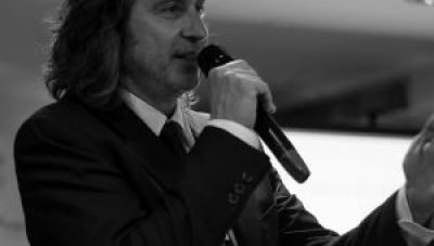 Ο Λεωνίδας Καραΐσκος στο newshub.gr: «Είναι χρήσιμο να βλέπουμε μπροστά έχοντας τις εμπειρίες του παρελθόντος  στήριγμα»