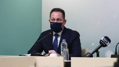 Πέτσας: Δεν συζητάμε απαγόρευση εισόδου ανεμβολίαστων στο λιανεμπόριο