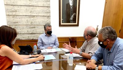 Συνάντηση εργασίας της Περιφέρειας Κρήτης και του Ινστιτούτου Φυσικής Εσωτερικού της Γης και Γεωκαταστροφών
