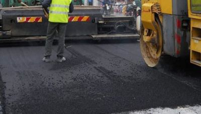 Εργασίες ασφαλτόστρωσης στην Λ. Κωνσταντίνου Καραμανλή στο Ηράκλειο