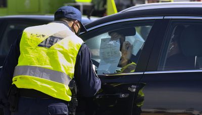 Αντίστροφη μέτρηση για τα μέτρα των ανεμβολίαστων-Τι αλλάζει από αύριο-Παράθυρο για νέους περιορισμούς