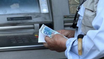 Τρέχουν τις διαδικασίες για απονομή συντάξεων σε όσους περιμένουν πάνω από 3 χρόνια