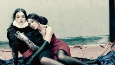 H Μόνικα Μπελούτσι φωτογραφίζεται με την κούκλα κόρη της