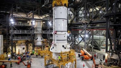 NASA: Έτοιμος ο πρώτος πύραυλος για τη μεταφορά αστροναυτών στη Σελήνη