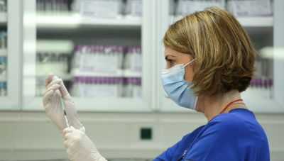 Βασίλης Κικίλιας: Σε δύο φάσεις ο εμβολιασμός της ηλικιακής ομάδας 18-29 ετών