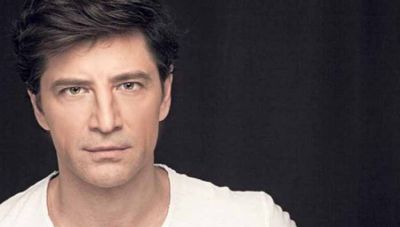 Η γεμάτη χαμόγελα selfie του Σάκη Ρουβά με την οικογένεια του