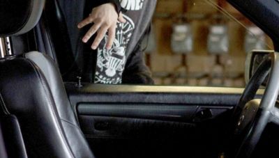 Ηράκλειο: Παραβίασε όχημα και έκλεψε κινητό αλλά τον βρήκαν