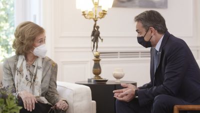 Βασίλισσα Σοφία σε Μητσοτάκη: «Σας θαυμάζει ο κόσμος όλος»