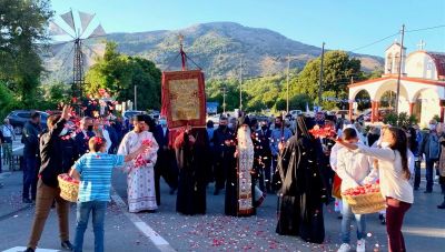 Επέτειος της Ιστορικής Μάχης του Λασιθίου: Υποδοχή του λαβάρου της Αγίας Λαύρας (βίντεο)