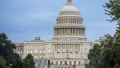 ΗΠΑ: Η κυβέρνηση δεσμεύεται ότι δεν θα κινεί νομικές διαδικασίες για να μαθαίνει τις πηγές πληροφοριών δημοσιογράφων