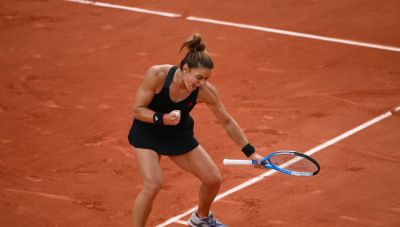 Η Σάκκαρη γράφει ιστορία στο Παρίσι