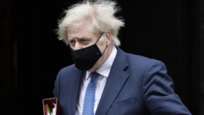 Παράνομη η ανάθεση συμβολαίου από κυβέρνηση Τζόνσον σε εταιρεία φίλων του Κάμινγκς