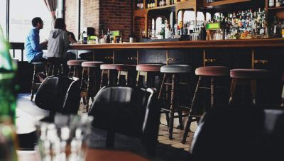 Κι άλλα πρόστιμα σε επιχειρήσεις σε Ρέθυμνο και Ηράκλειο για ωράριο και όρθιους πελάτες