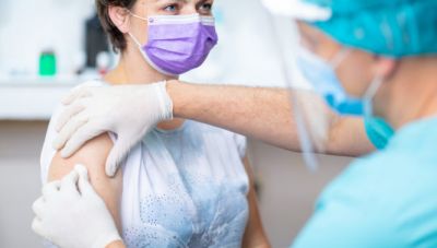 Εθνική Επιτροπή Εμβολιασμών: Μια δόση εμβολίου σε όσους έχουν νοσήσει από κορωνοϊό