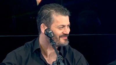 O Μανώλης Κονταρός τραγουδάει για τη Μάχη της Κρήτης 