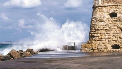 Το Κεντρικό Λιμεναρχείο Ηρακλείου προειδοποιεί για ισχυρούς ανέμους