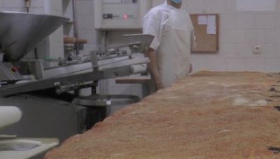 Μια τεράστια λαγάνα έφτιαξε φούρνος στα Χανιά