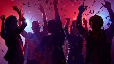 Στον εισαγγελέα οι τέσσερις συλληφθέντες για το κορωνοπάρτι 98 ατόμων