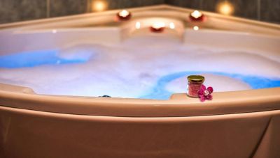 Βρετανία - Τζακούζι: Τα περίεργα ατυχήματα και οι αποζημιώσεις που ζητούν