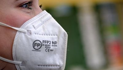 Γερμανία: Η κυβέρνηση αγόρασε μάσκες από εταιρία στην οποία εργάζεται ο σύζυγος του υπουργού Υγείας