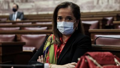 Ντόρα Μπακογιάννη: «Εμένα δεν θα με κρατήσει κανένας να μην πάω στην Κρήτη»